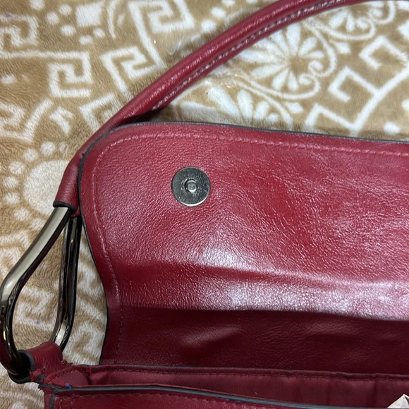 Bueno Deep Wine Satchel Bag - Picture 8 of 12